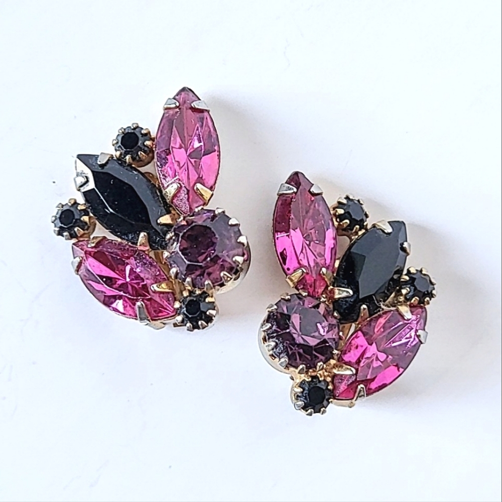 FUSCHIA PURPLE & BLACK RHINESTONE CRYSTAL EARRINGS - VINTAGE CLIP-ON - Picture 1 of 7